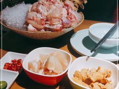 -洪氏嗨捞·广东猪肚鸡·椰子鸡火锅(西咸万象城店)