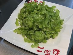 -屯老二农家铁锅炖·行业领军者(梅江店)