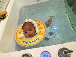 -Pony Baby宝尼婴幼儿游泳SPA馆