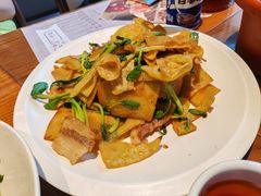 -黄泥岗·地道湖北菜(奥特莱斯店)