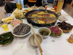 九宫格-朱氏胖子烂火锅(洪崖洞店)