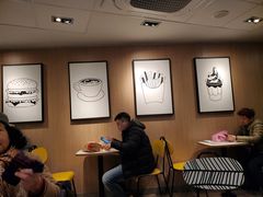 用餐区-麦当劳(普陀香溢花城店)