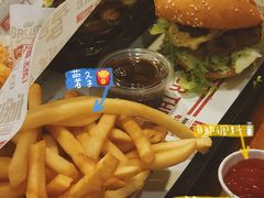 -The Habit Burger Grill 哈比特汉堡(复兴soho店)
