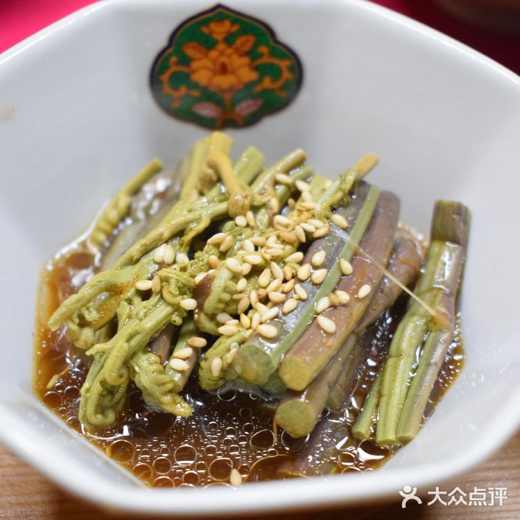 巷角亦作庭院料理,静静的我来了