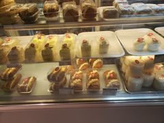 -白玉兰食品甜凤店(合生汇店)