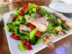 芥蓝炒腊肉-静和鱼庄