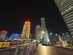 -陆家嘴空中步行连廊