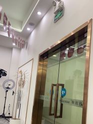 -V8潮牌·接发烫染连锁