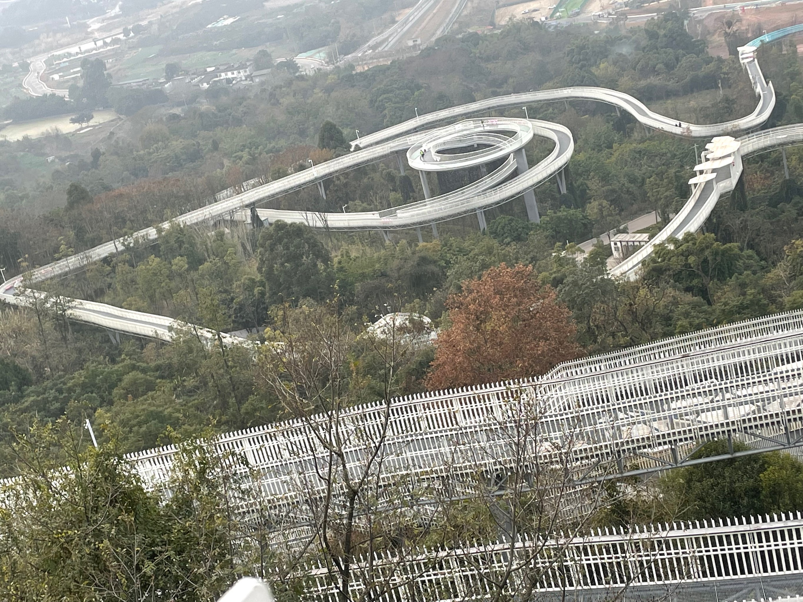 龙泉山高空栈道图片