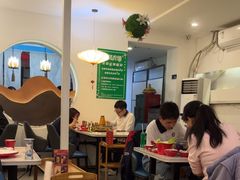 -毛辣果·贵州红酸汤牛肉火锅(西单店)