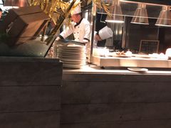 -飨食汇全日制餐厅·昆山皇冠假日酒店(九方店)