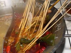 -两三事小郡肝串串香火锅(桂庙店)