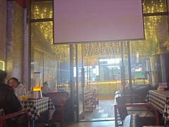 -不误正夜·精酿啤酒馆(富临理工店)