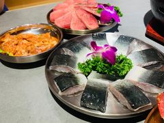 -围炉肉舍•炭烤活鳗•丹东海鲜烤肉(步行街店)