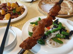 戈壁滩红柳烤肉-巴扎美食·新疆菜·西域歌舞表演餐厅(新疆大厦店)