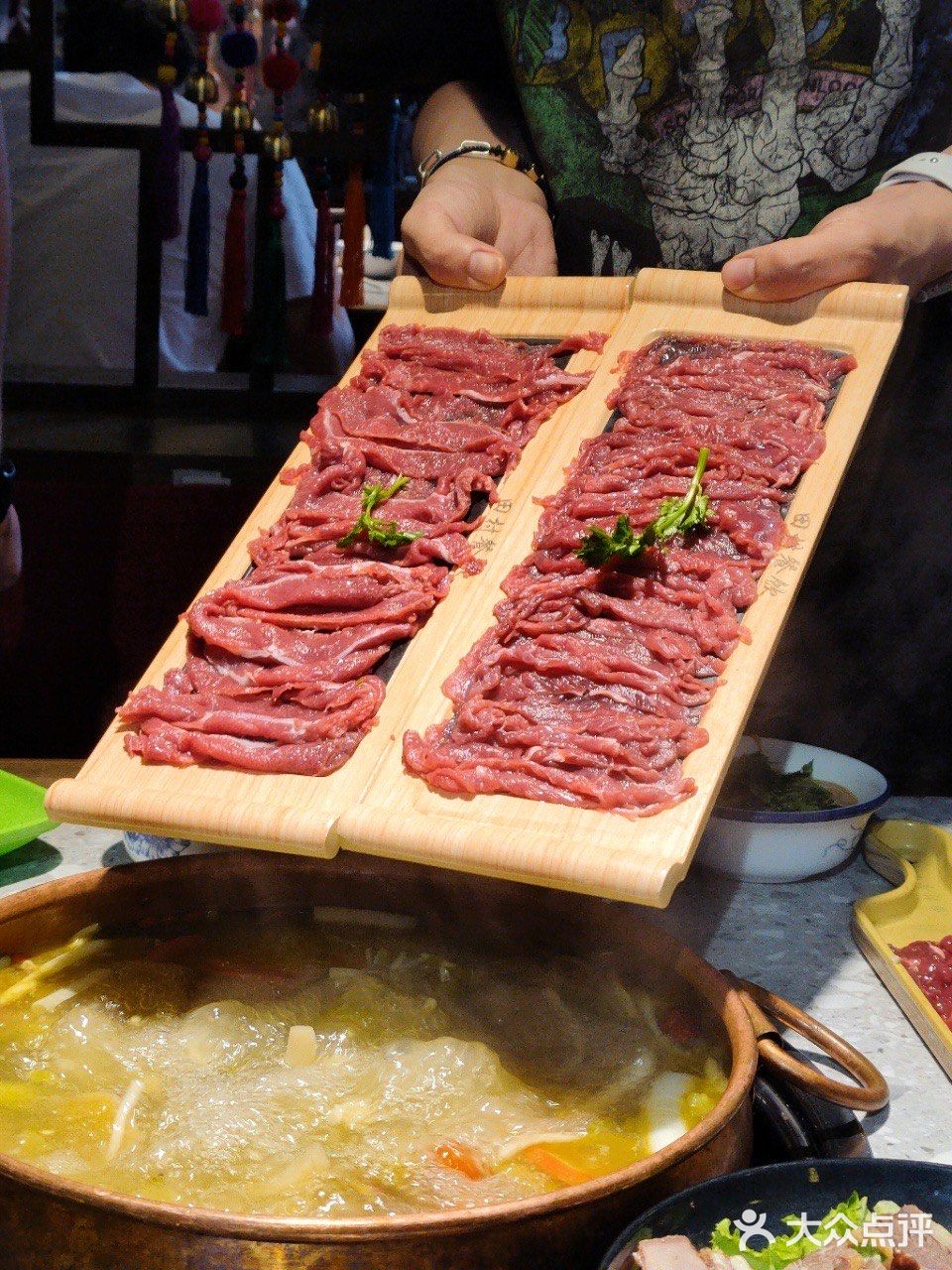 我愿称之为丽江蕞好吃的牦牛火锅! !