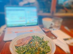 羽衣甘蓝配煎牛柳-VESH COFFEE(定西路店)