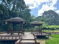 -高荡千年布依古寨旅游景区