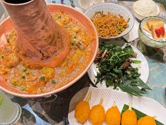 铜锅鸡肉-浩海火烧云傣家菜(京广店)