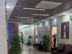 -茂菊口腔连锁(浦东南路店)