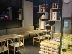 面包甜点陈列柜-华丰贺氏(福新西路店)