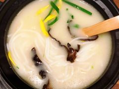 -云海肴·汽锅鸡·云南菜(天山百盛优客店)