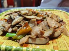 香菇炒肉-益恒饭店乡间白族菜(古城总店)