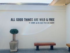 -Chom Cafe and Restaurant