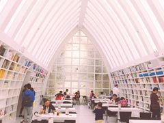 -钟书阁(松江泰晤士小镇店)