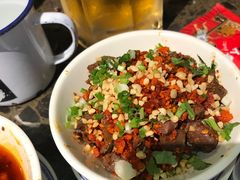 -沪小二炭火蛙锅(淮海中路美食不夜城店)