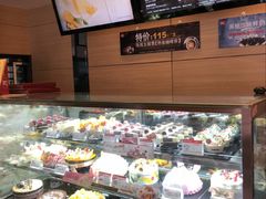 -85度C(生甜甜圈研究工坊·上海松江人民北路店)