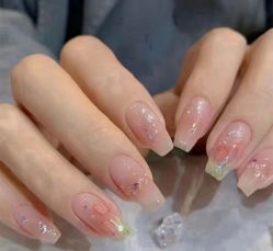 -悦指间美甲美睫