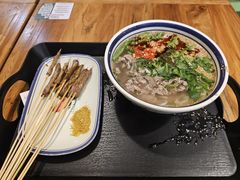 -云阿蛮云南生烫牛肉米线(奉贤路店)