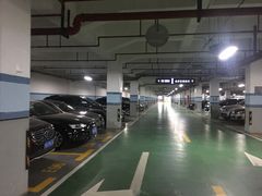 -绿洲中环中心-停车场