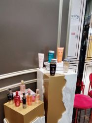 -八佰伴8008星级形象店