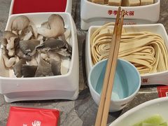 -季季红火锅(青山湖万达店)