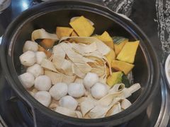 手打墨鱼丸-润泽园海南椰子鸡·糟粕醋火锅(前山店)