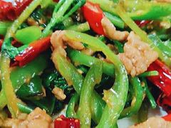 香辣肉丝-北京龙庆四季香农家饭庄·灶台鱼·碳烤虹鳟鱼(龙庆峡店)