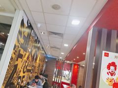 -麦当劳(汉口火车站候车室店)