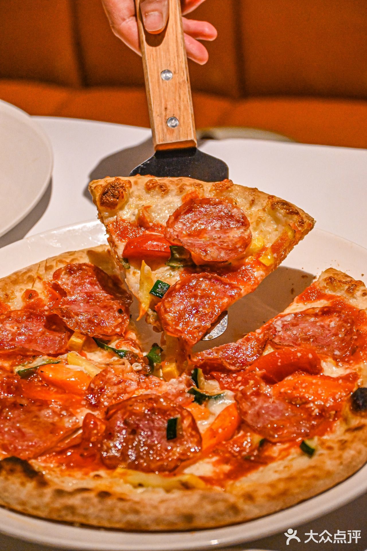 对这家的披萨🍕和牛排入了迷