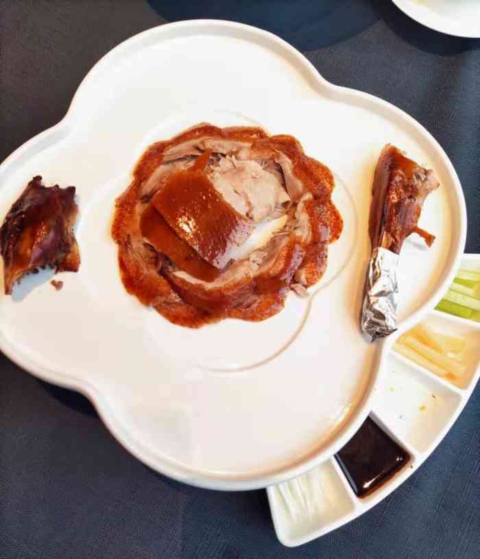 秀儿四九城·新京菜(北清路店)-"[薄荷]环境:餐厅布局简洁大方,座位