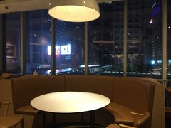 靠窗位-琥珀·原创臻选店(维家思店)