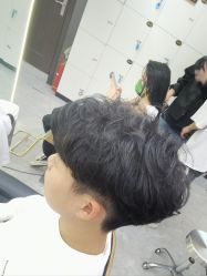 -藤野造型烫发染发