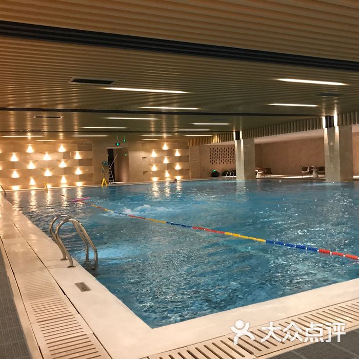 华泰万丽酒店游泳馆