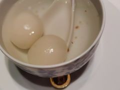 杏汁炖燕窝汤圆-新荣记(建国门外大街店)