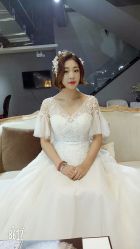 -艾米丽婚纱礼服