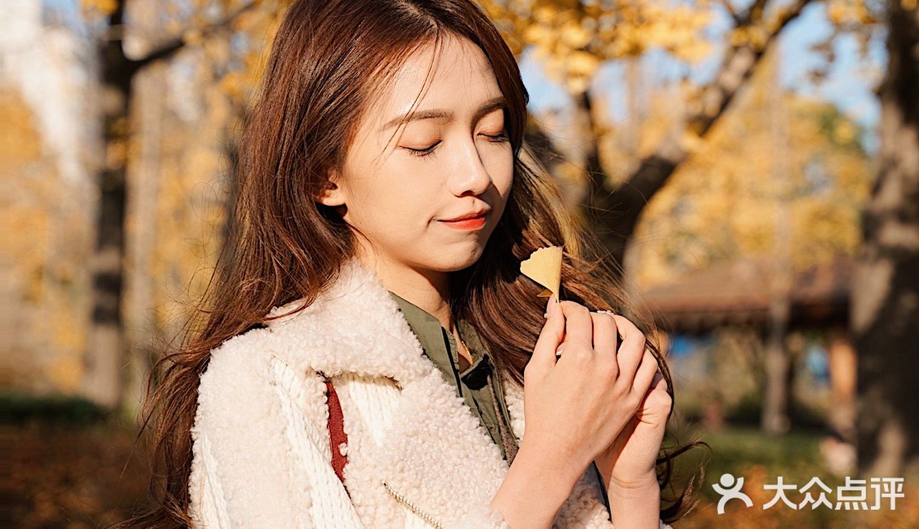 抓住秋天的小尾巴🍂银杏的黄也太温柔辣！