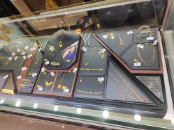 -老凤祥银楼(万嘉商业广场店)