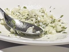香椿银鱼炒蛋白-屋里厢上海菜馆