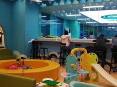 -Swim斯卫姆国际儿童游泳中心(红博中央公园店)